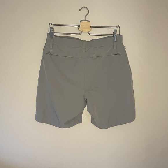 Fabletics Short the Only Shorts Men's Medium Grey Athletic - Picture 2 of 4